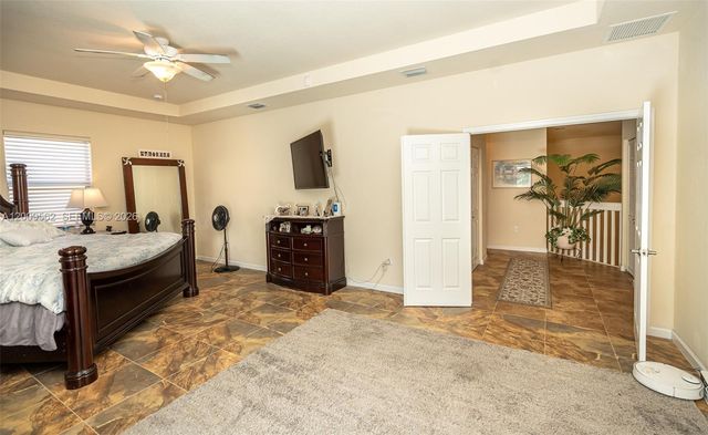 2604 NE 1st St, Homestead, FL 33033