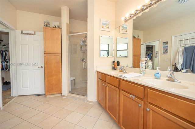 2604 NE 1st St, Homestead, FL 33033
