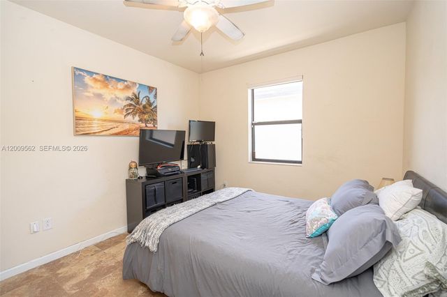 2604 NE 1st St, Homestead, FL 33033