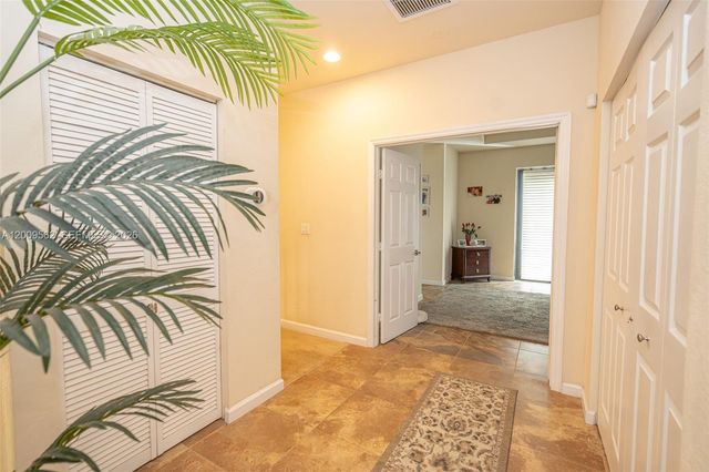 2604 NE 1st St, Homestead, FL 33033