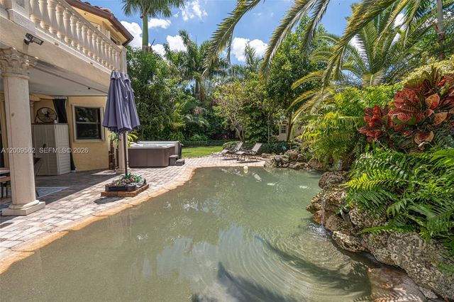 2604 NE 1st St, Homestead, FL 33033