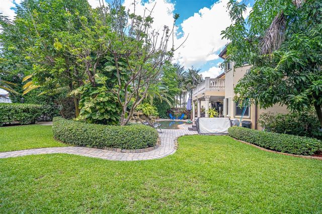2604 NE 1st St, Homestead, FL 33033