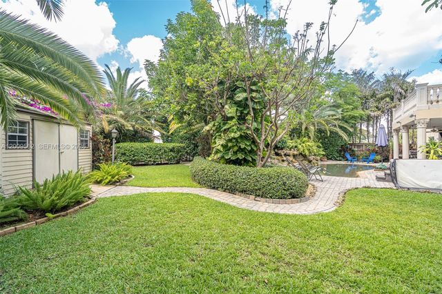 2604 NE 1st St, Homestead, FL 33033