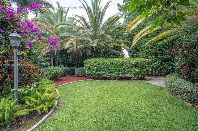 2604 NE 1st St, Homestead, FL 33033