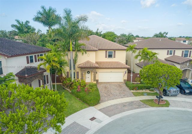 2604 NE 1st St, Homestead, FL 33033