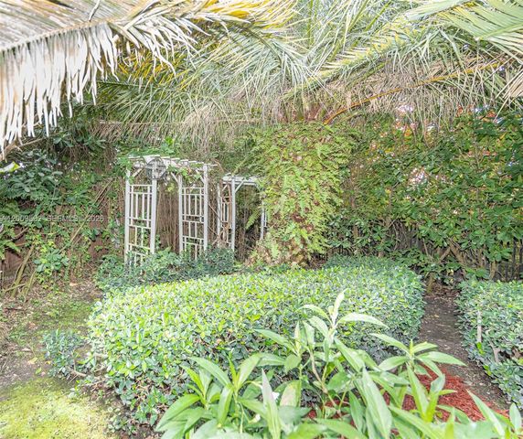 2604 NE 1st St, Homestead, FL 33033
