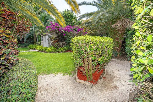 2604 NE 1st St, Homestead, FL 33033