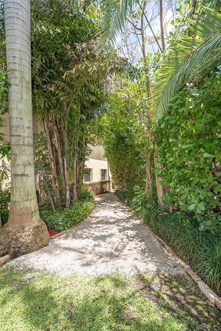 2604 NE 1st St, Homestead, FL 33033