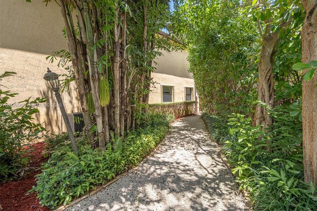 2604 NE 1st St, Homestead, FL 33033