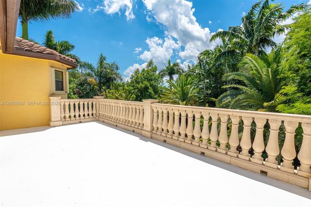 2604 NE 1st St, Homestead, FL 33033