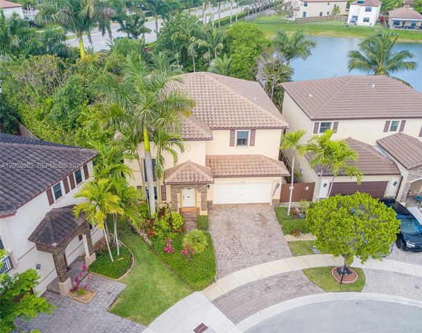 2604 NE 1st St, Homestead, FL 33033