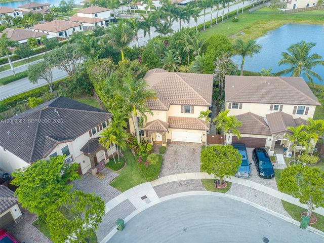 2604 NE 1st St, Homestead, FL 33033