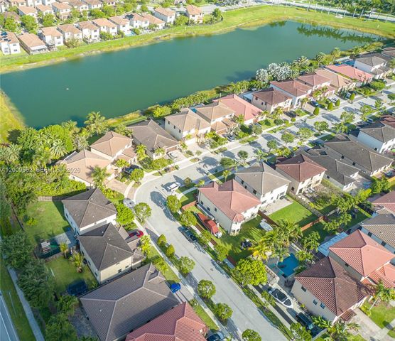 2604 NE 1st St, Homestead, FL 33033