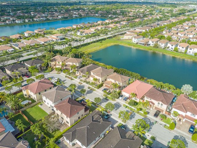 2604 NE 1st St, Homestead, FL 33033