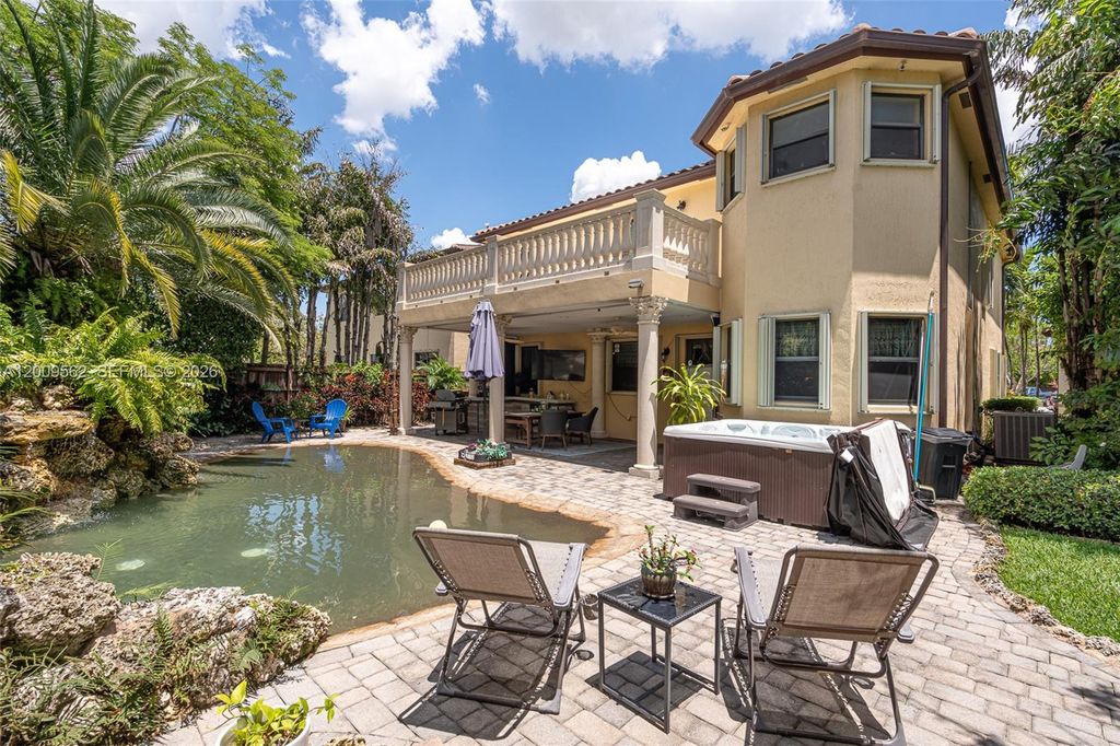 2604 NE 1st St, Homestead, FL 33033
