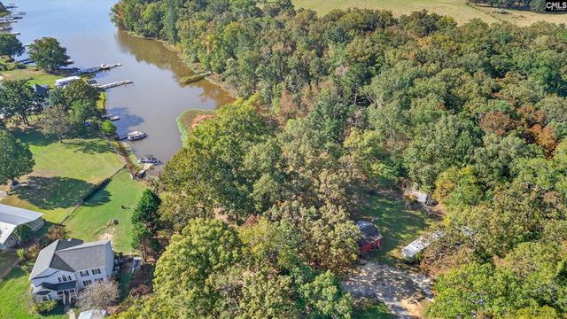 1109 Natures Cove Rd, Saluda, SC 29138