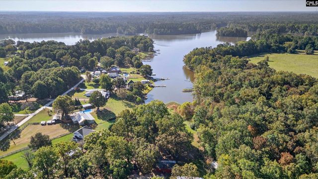 1109 Natures Cove Rd, Saluda, SC 29138