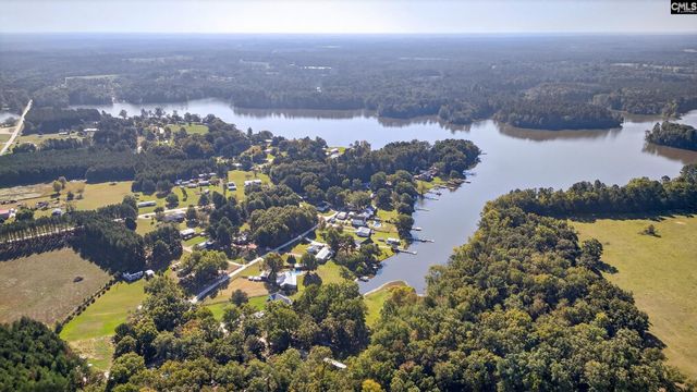 1109 Natures Cove Rd, Saluda, SC 29138