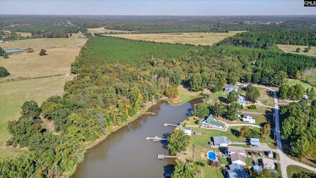 1109 Natures Cove Rd, Saluda, SC 29138