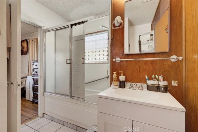 234 E 111th Street, Los Angeles, CA 90061