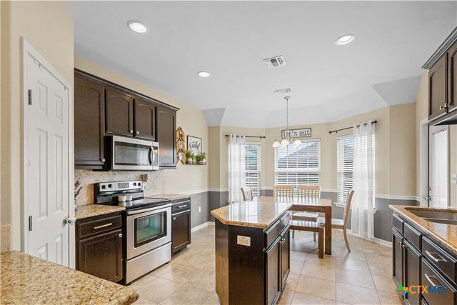 212 Mason Circle, Victoria, TX 77904