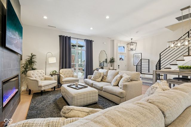 237 Poplar Street, Westfield, IN 46074