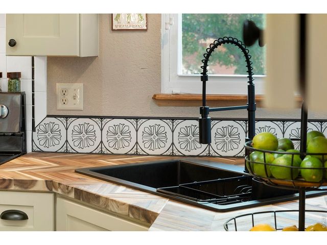 2124 Thunderstone Ct, Fort Collins, CO 80525