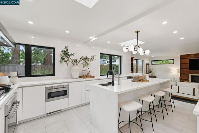 3646 Happy Valley Rd, Lafayette, CA 94549