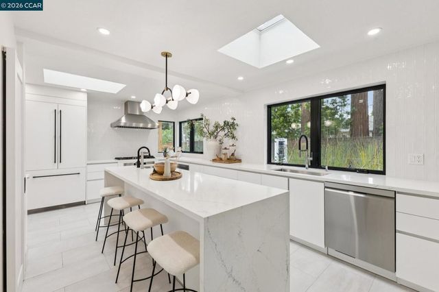 3646 Happy Valley Rd, Lafayette, CA 94549