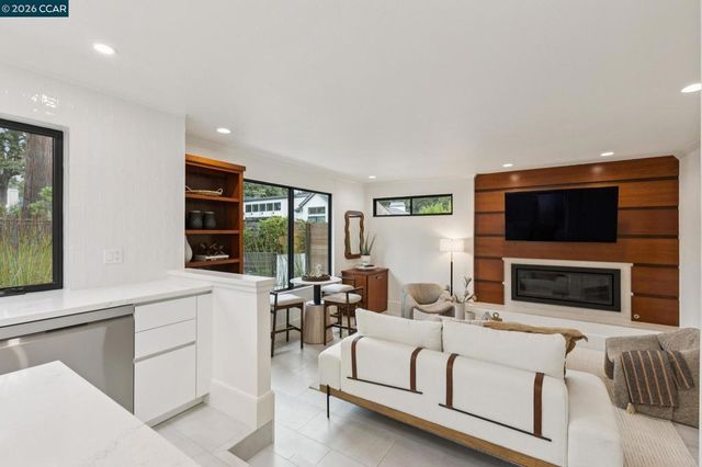 3646 Happy Valley Rd, Lafayette, CA 94549