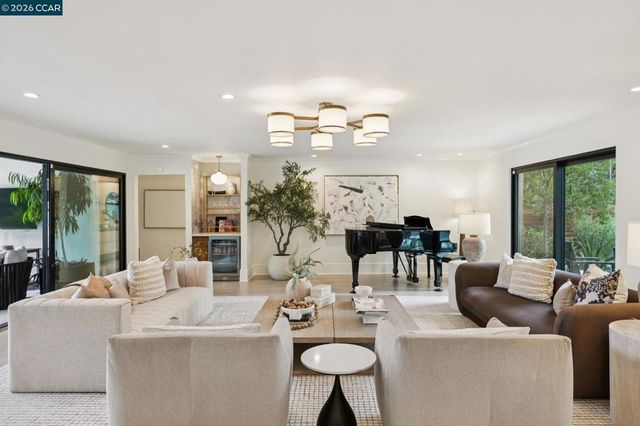 3646 Happy Valley Rd, Lafayette, CA 94549