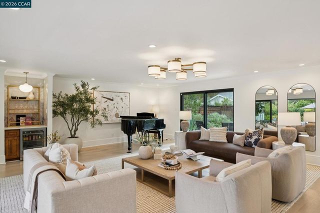3646 Happy Valley Rd, Lafayette, CA 94549