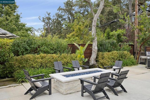 3646 Happy Valley Rd, Lafayette, CA 94549