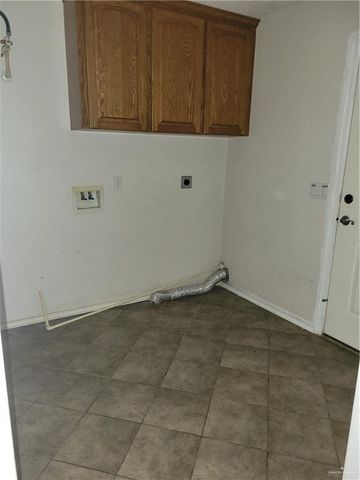 208 W Mile 21 Road, Edinburg, TX 78541