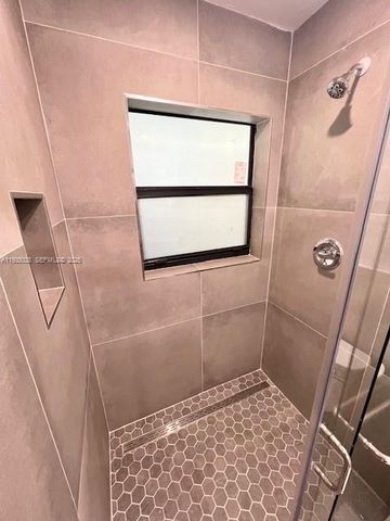 2645 SE 1st Ct 4, Pompano Beach, FL 33062