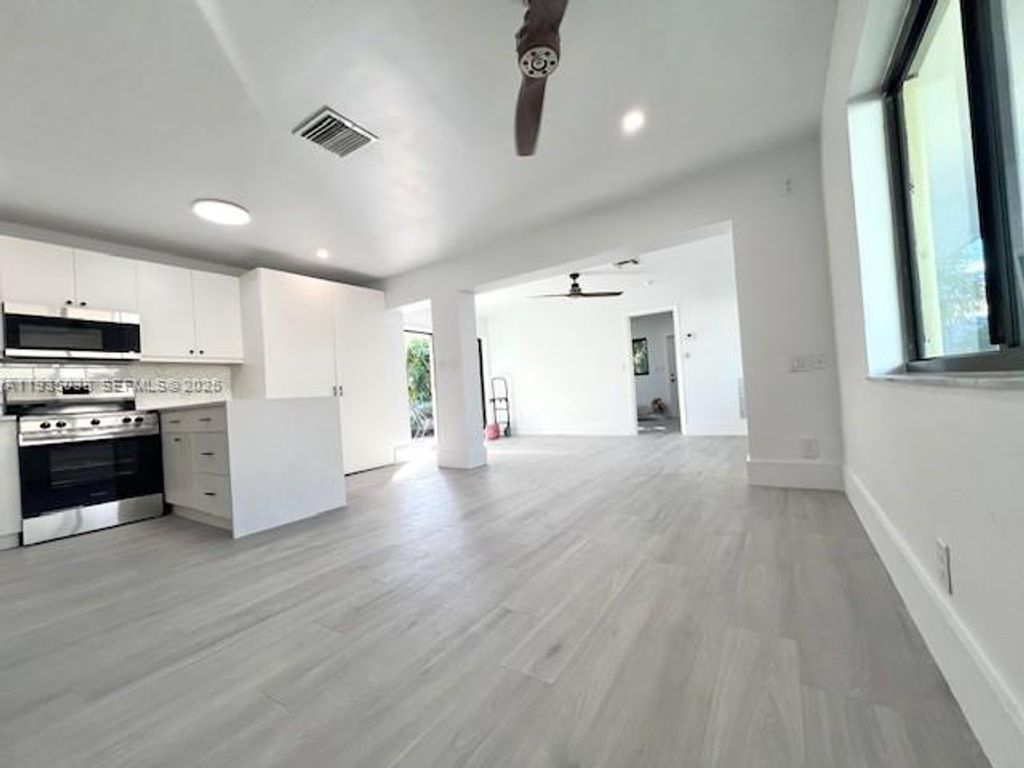 2645 SE 1st Ct 4, Pompano Beach, FL 33062