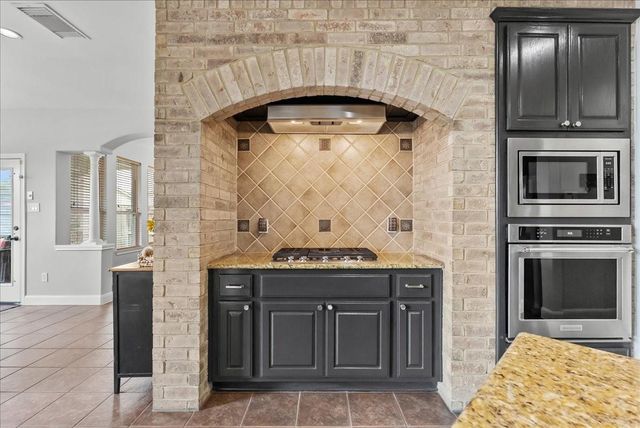 5602 Kingsfield Court, League City, TX 77573