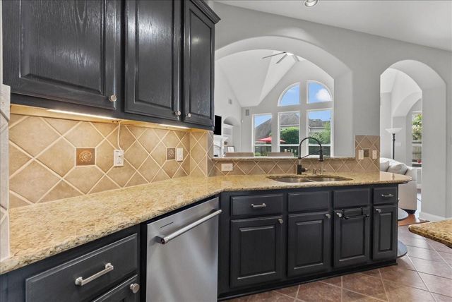 5602 Kingsfield Court, League City, TX 77573