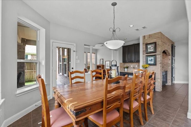 5602 Kingsfield Court, League City, TX 77573