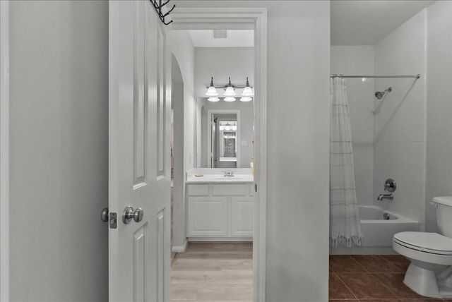 5602 Kingsfield Court, League City, TX 77573