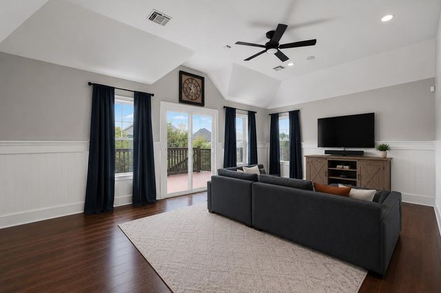 5602 Kingsfield Court, League City, TX 77573