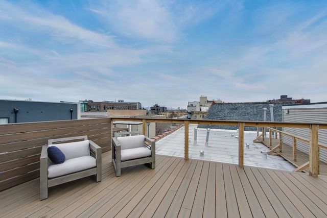 1636 W Melrose Street 303, Chicago, IL 60657