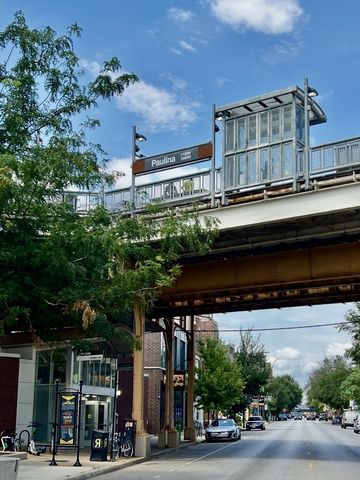 1636 W Melrose Street 303, Chicago, IL 60657