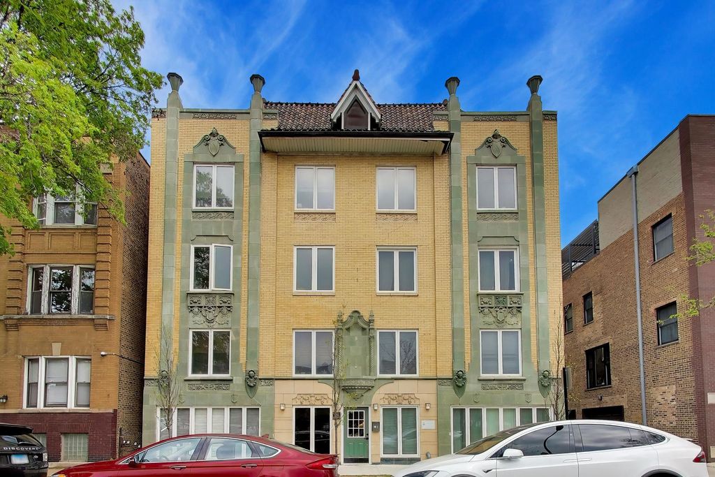 1636 W Melrose Street 303, Chicago, IL 60657