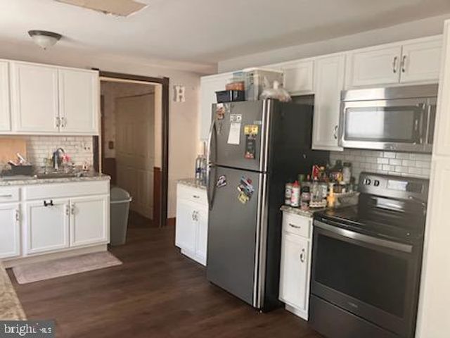 4190 HECKTOWN RD, Bethlehem, PA 18020