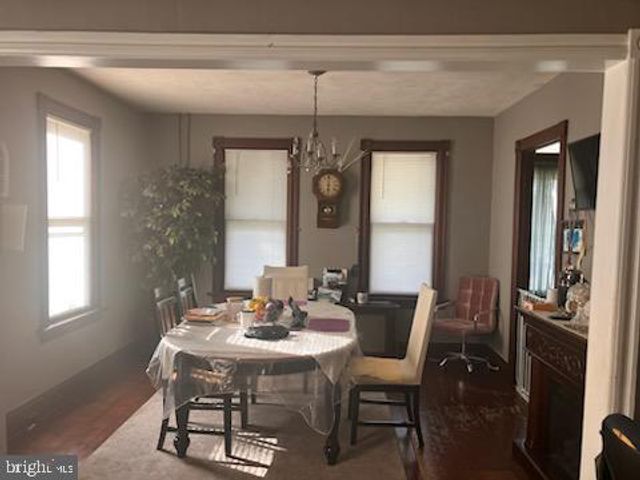 4190 HECKTOWN RD, Bethlehem, PA 18020