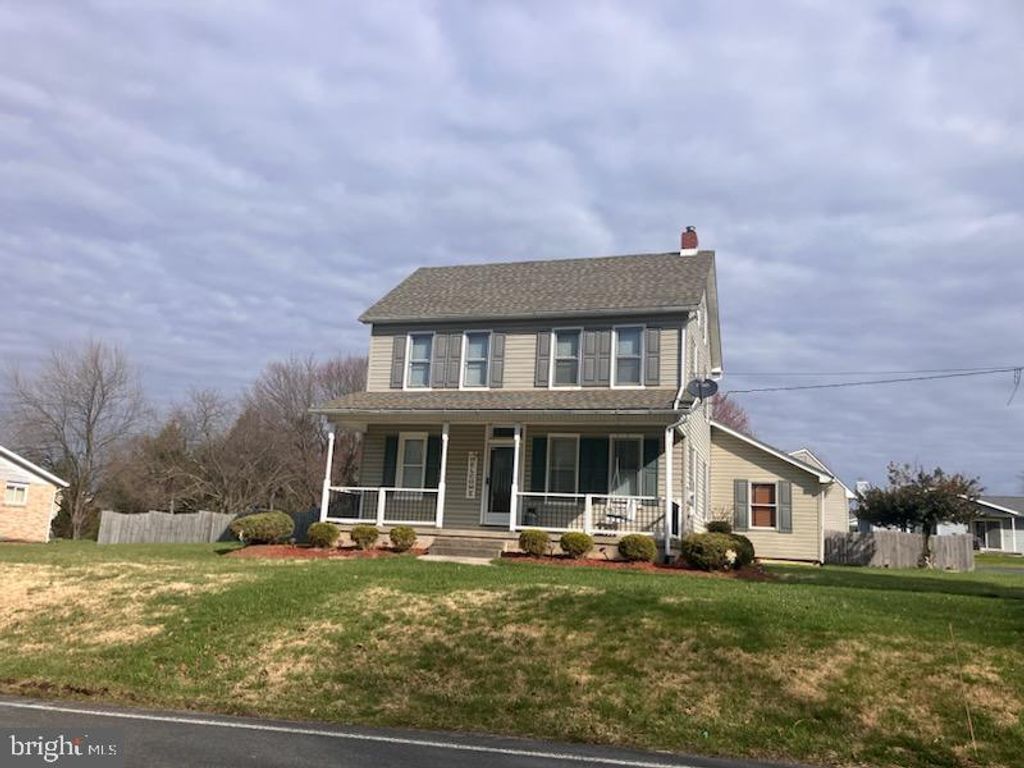 4190 HECKTOWN RD, Bethlehem, PA 18020