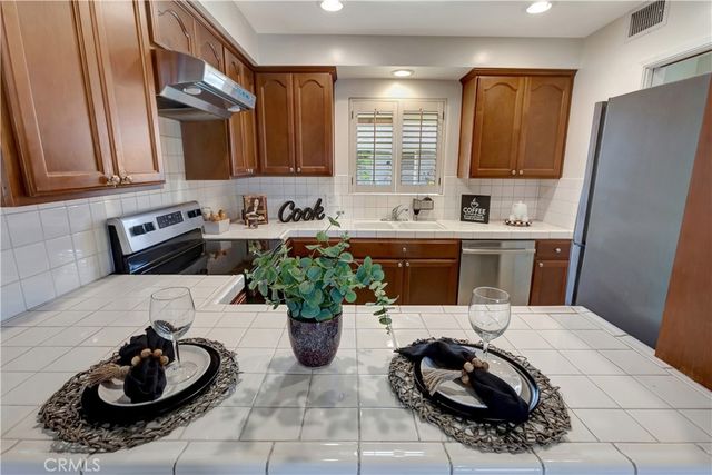 1214 E 1st, Tustin, CA 92780