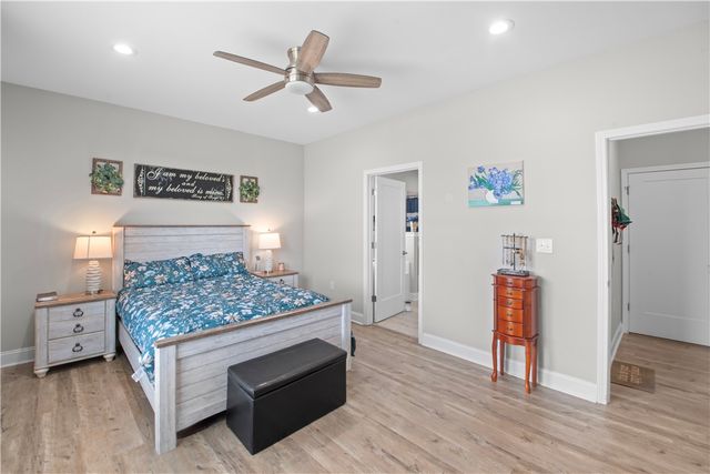 704 Rockcliff Street, Greenville, SC 29617