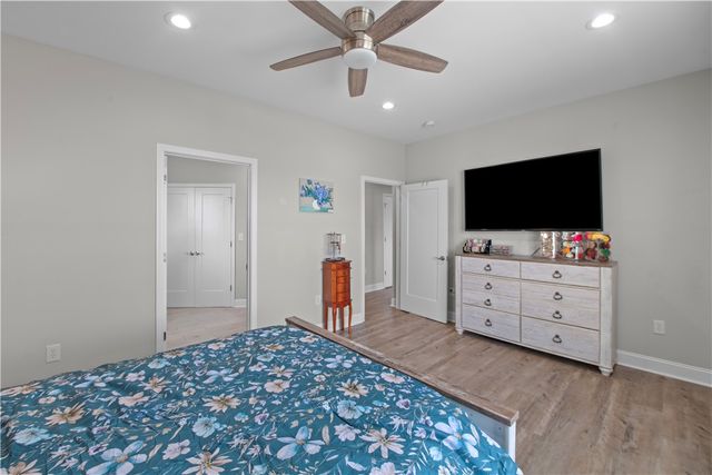 704 Rockcliff Street, Greenville, SC 29617